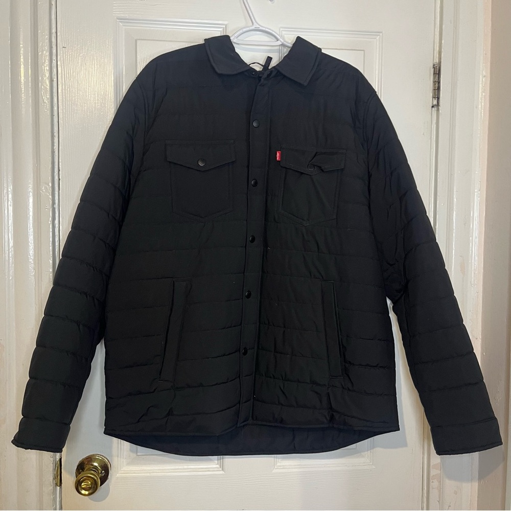 Black puffer Levi’s jacket xl for men’s